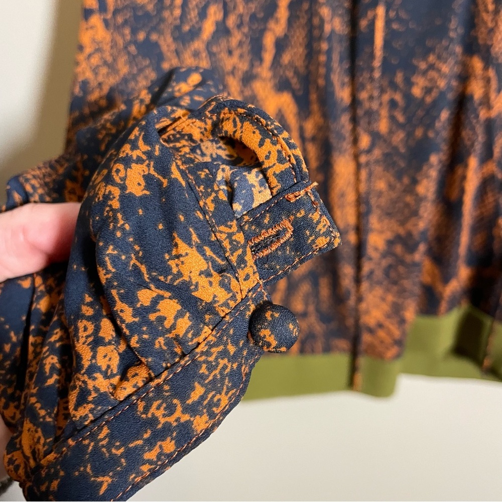 Cabi Border Wrap Blouse Snakeskin Pattern Xs - image 3